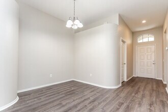 506 Valencia Park Dr in Seffner, FL - Building Photo - Building Photo