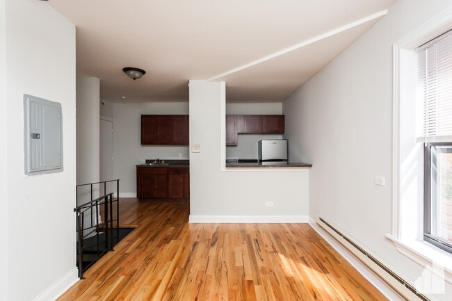 815 W Cornelia Ave in Chicago, IL - Building Photo - Building Photo
