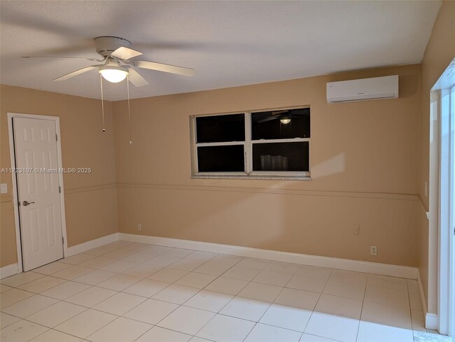 4360 NW 5th Pl in Plantation, FL - Building Photo - Building Photo