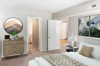 Sterling Heights Apartments by Callio Properties in East Ridge, TN - Foto de edificio - Building Photo