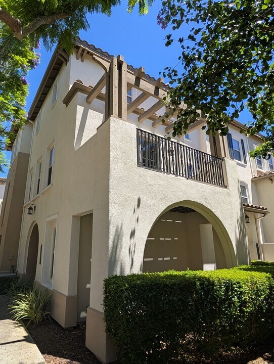 2078 Silverado St in San Marcos, CA - Building Photo