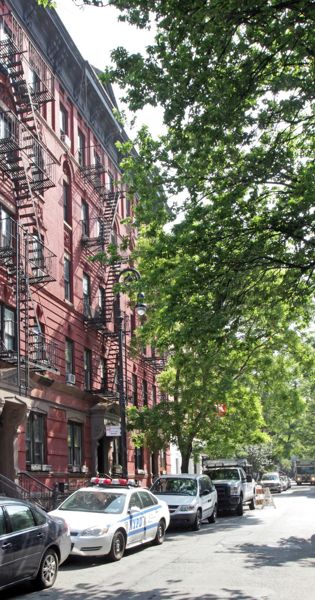 101 Charles St in New York, NY - Foto de edificio - Building Photo