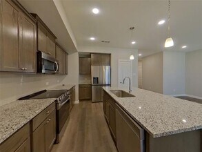 8101 Howell Oak Dr in McKinney, TX - Building Photo - Building Photo