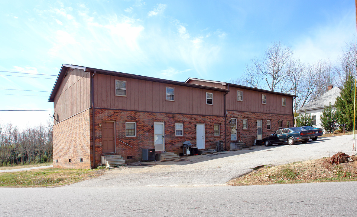 409 Barton St in Easley, SC - Building Photo