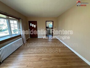 1320 Wilson Dr in Brookfield, WI - Building Photo - Building Photo