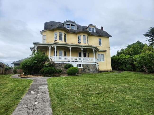 property at 175 S 1st St