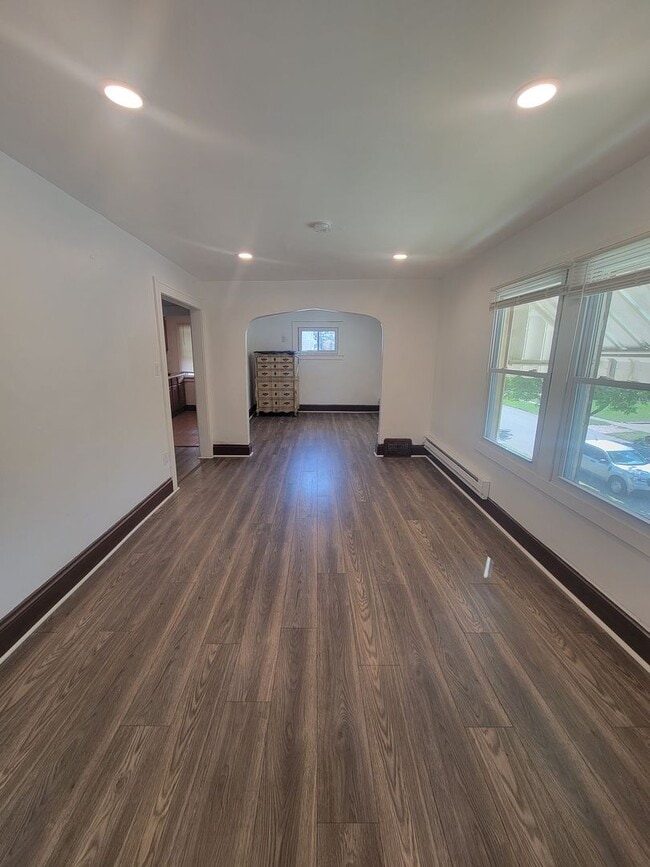 1185 E 167th St in Cleveland, OH - Building Photo - Building Photo