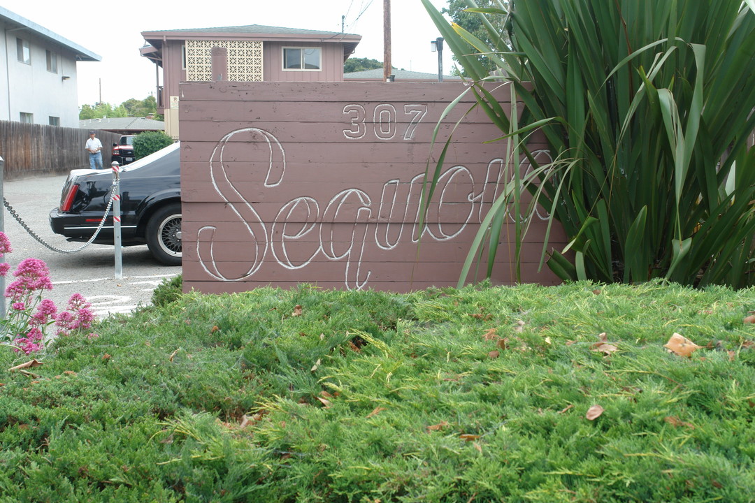 Sequoia Apartments in Salinas, CA - Foto de edificio