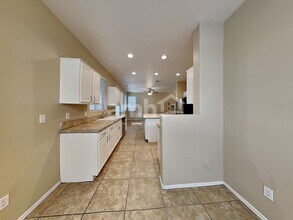 3343 E Pinot Noir Ave in Gilbert, AZ - Building Photo - Building Photo