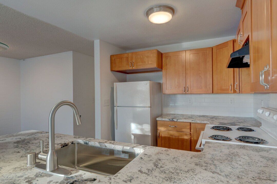 730 SW Harrier Cir in Oak Harbor, WA - Building Photo