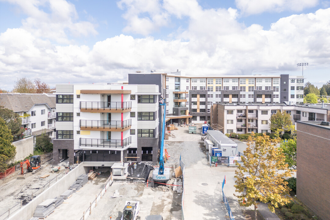1050 54A St in Delta, BC - Building Photo