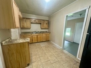 409 N Tucker Ave in Shawnee, OK - Building Photo - Building Photo