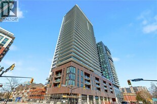 2075 Lakeshore Rd. in Burlington, ON - Building Photo
