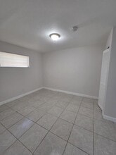 2127 NW 7th St in Fort Lauderdale, FL - Building Photo - Building Photo