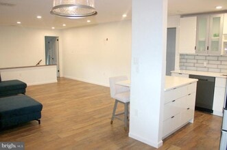 1311 Yardley Commons in Yardley, PA - Building Photo - Building Photo