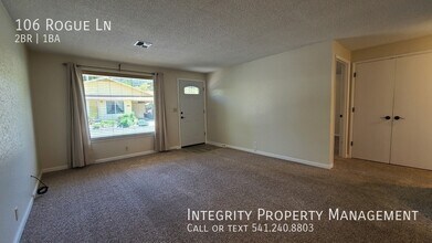 106 Rogue Ln in Rogue River, OR - Building Photo - Building Photo