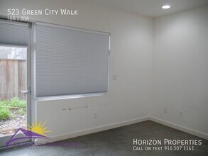 523 Green City Walk in Sacramento, CA - Building Photo - Building Photo