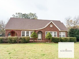 48 E Main St in Inman, SC - Building Photo