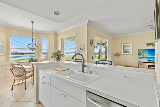 10480 Washingtonia Palm Way, Unit 1117 in Ft. Myers, FL - Building Photo - Building Photo