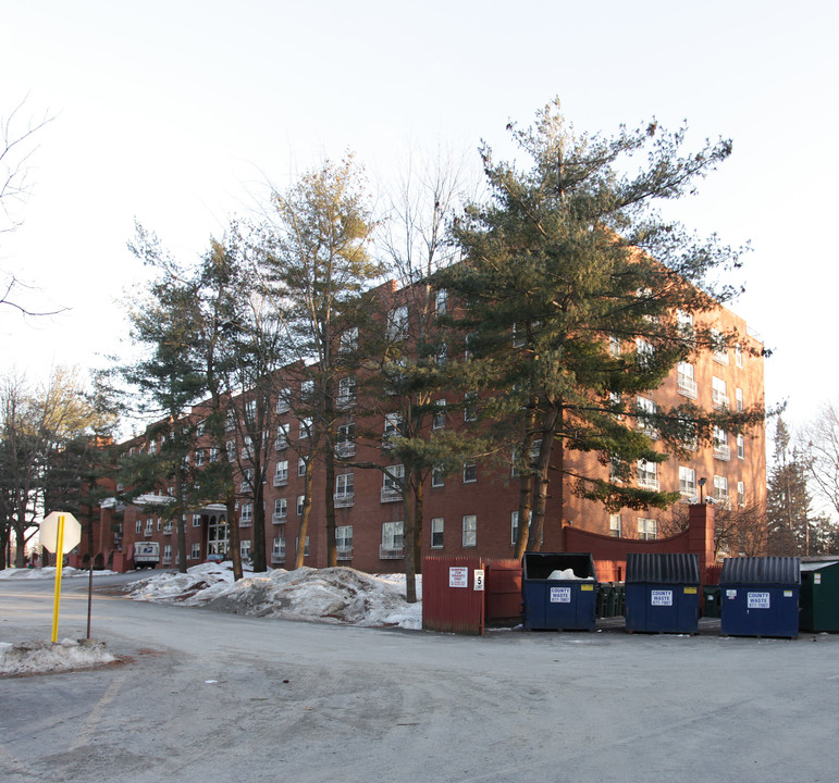 Wade Lupe Towers  Apartments in Schenectady, NY - Building Photo