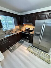 576 NE 70th St in Miami, FL - Building Photo - Building Photo