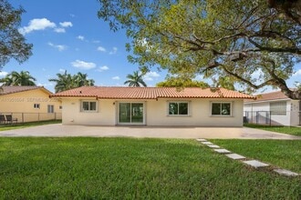 2045 SW 125th Ct in Miami, FL - Building Photo - Building Photo