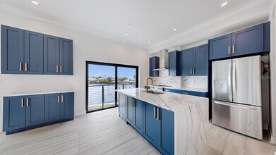 773 Gran Kaymen Way in Apollo Beach, FL - Building Photo - Building Photo