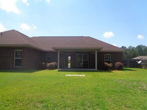 602 Co Rd 539 in Enterprise, AL - Foto de edificio - Building Photo