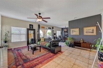 820 Canterra St in Las Vegas, NV - Building Photo - Building Photo