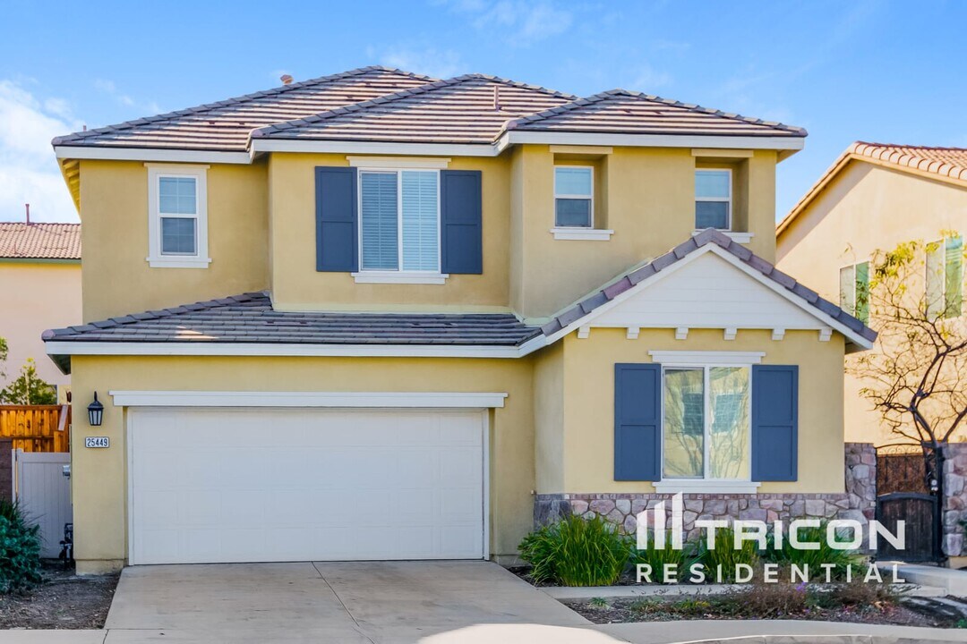 25449 Hibiscus Dr in Corona, CA - Building Photo