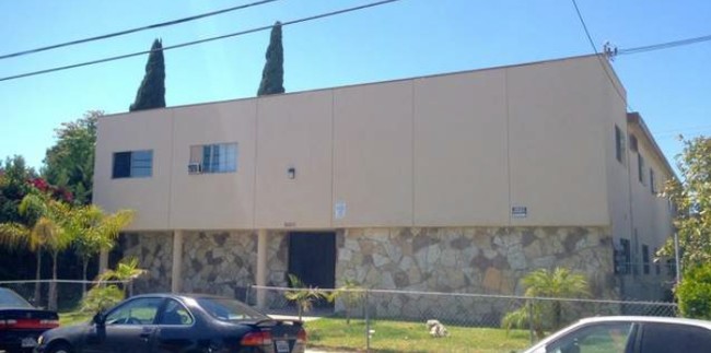 12425 Harris Ave in Lynwood, CA - Building Photo - Building Photo