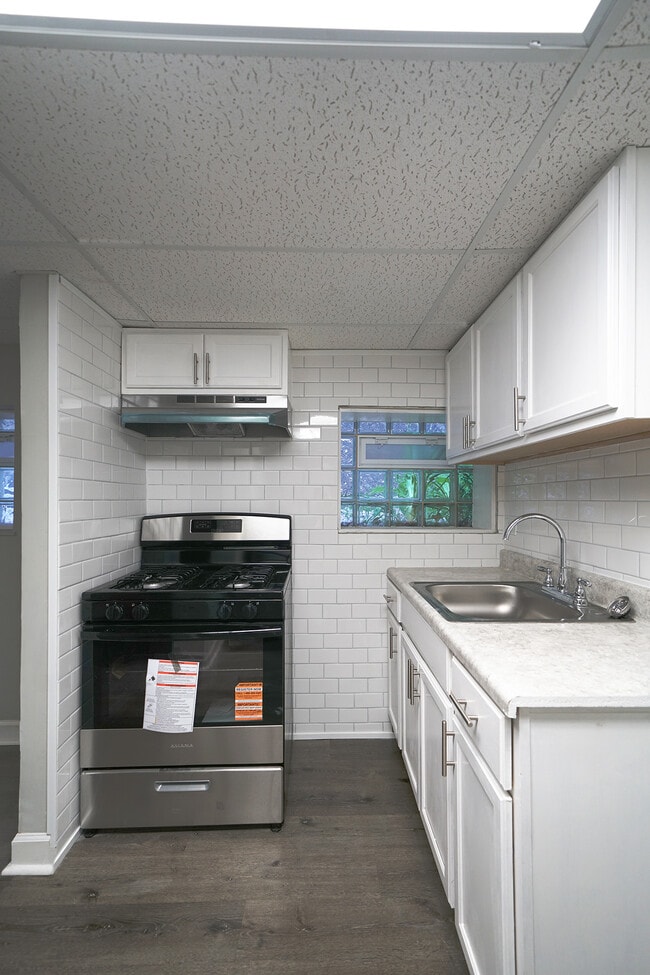 3021 N Davlin Ct, Unit Garden Unit