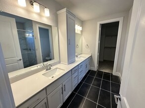 8105 Radnor Rd in Dallas, TX - Building Photo - Building Photo