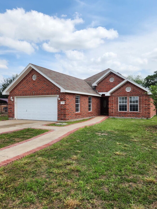 property at 213 Fleetwood Ave