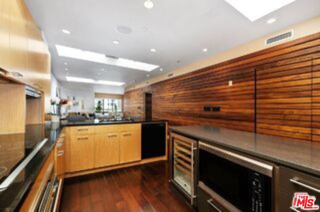 140 Ocean Park Blvd in Santa Monica, CA - Building Photo