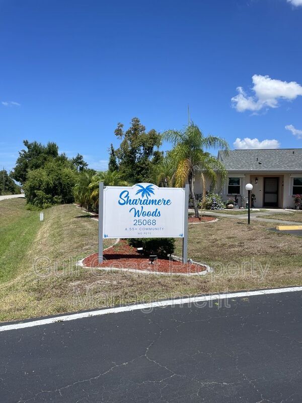 25068 Harbor View Rd in Port Charlotte, FL - Foto de edificio - Building Photo