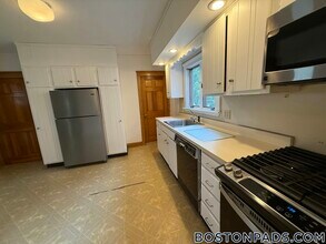 80 Curtis St in Somerville, MA - Building Photo - Building Photo