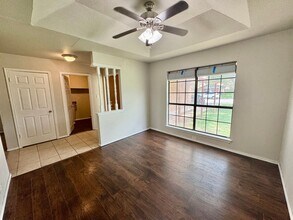 4410 Lakebend W Dr in San Antonio, TX - Building Photo - Building Photo