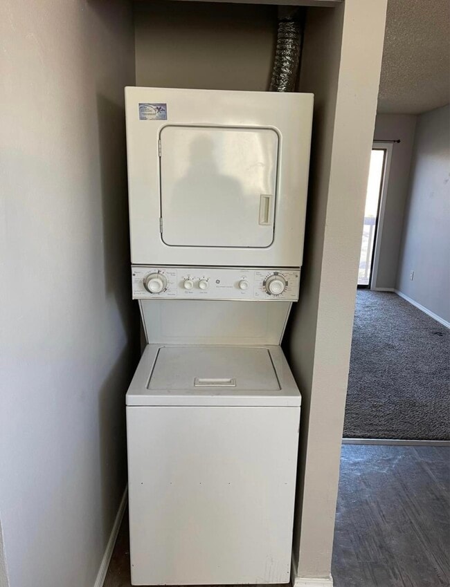 1003 Mazatlan Cir, Unit D in Colorado Springs, CO - Building Photo - Building Photo