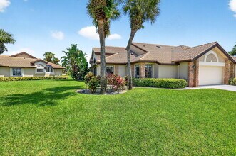 8112 Mimosa Pl in Boynton Beach, FL - Building Photo - Building Photo