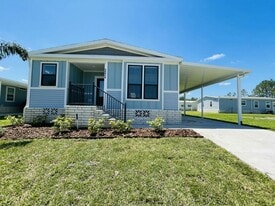 34904 Robins Song Rd in Zephyrhills, FL - Building Photo