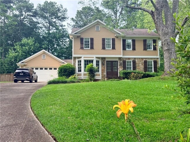 property at 1060 Crabapple Trce