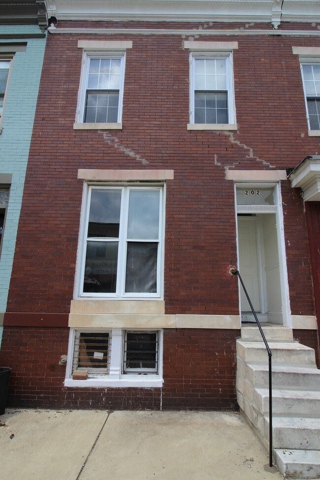 property at 202 W Lorraine Ave