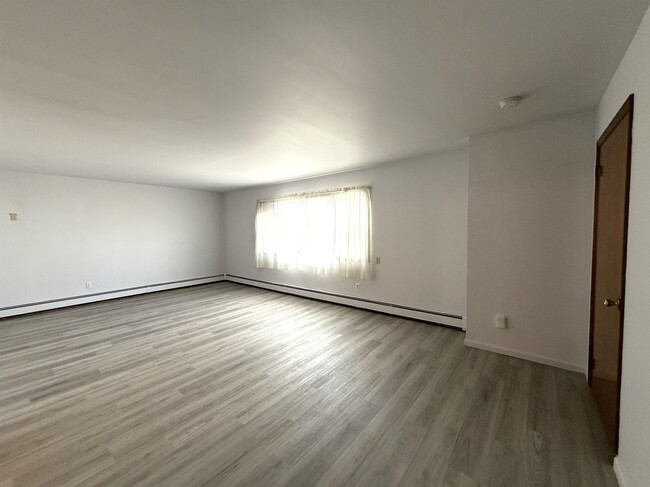 180 W 22ND St in Bayonne, NJ - Building Photo - Building Photo