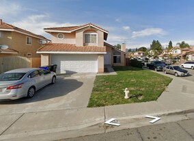 17092 Dolphin St in Fontana, CA - Building Photo