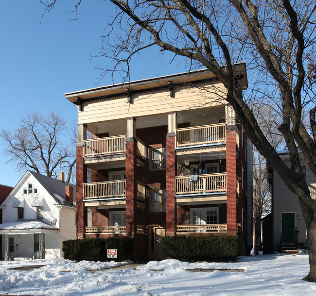 3336 Gillham Rd in Kansas City, MO - Foto de edificio - Building Photo