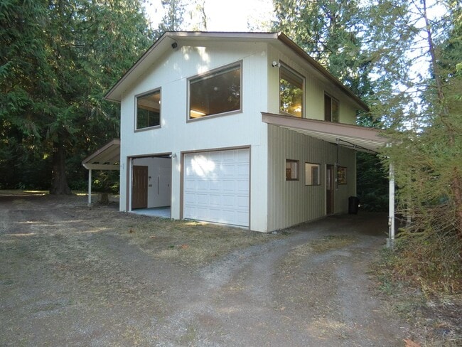 1596 Mt Pleasant Rd in Port Angeles, WA - Building Photo - Building Photo