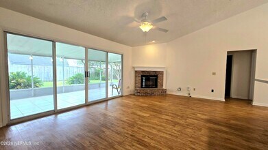 8636 Charlesgate Cir N in Jacksonville, FL - Building Photo - Building Photo
