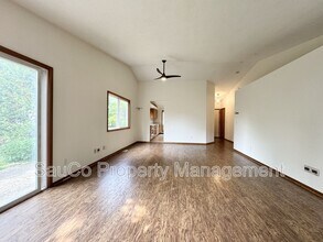 1935 SE 75th Ct in Hillsboro, OR - Building Photo - Building Photo