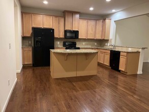 10366 Fox Hollow Cir in Twinsburg, OH - Foto de edificio - Building Photo